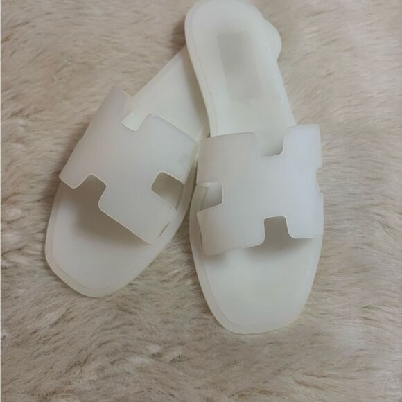 Steven By Steve Madden White Sandals - Picture 6 of 6